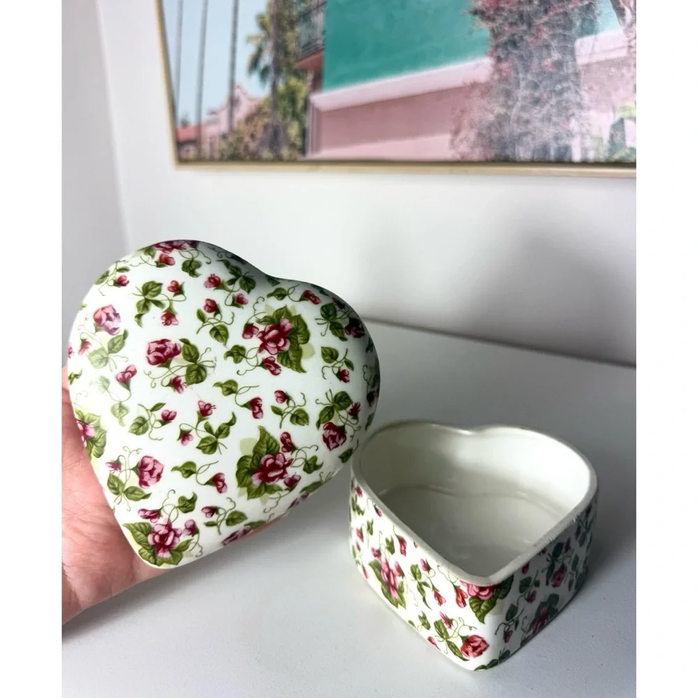 Vintage White Pink Floral Heart Trinket Box Ceramic Rose Print Jewelry Ring Dish